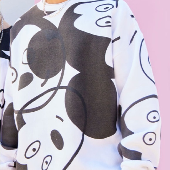 Disney Tops - ✨Disney Artist Series Unique Black White Mickey Sweater